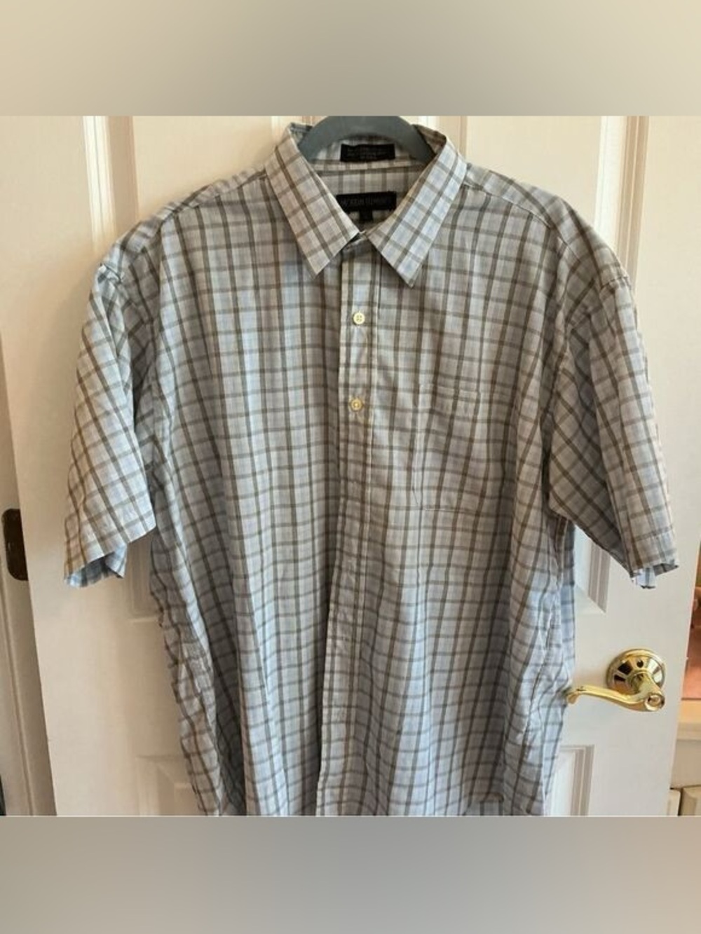 ✨Short-Sleeve Plaid Button-Down Shirt in Light Gray and Brown